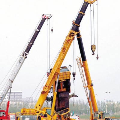 【义乌吊车出租】吊车性能检查需要注意的二点